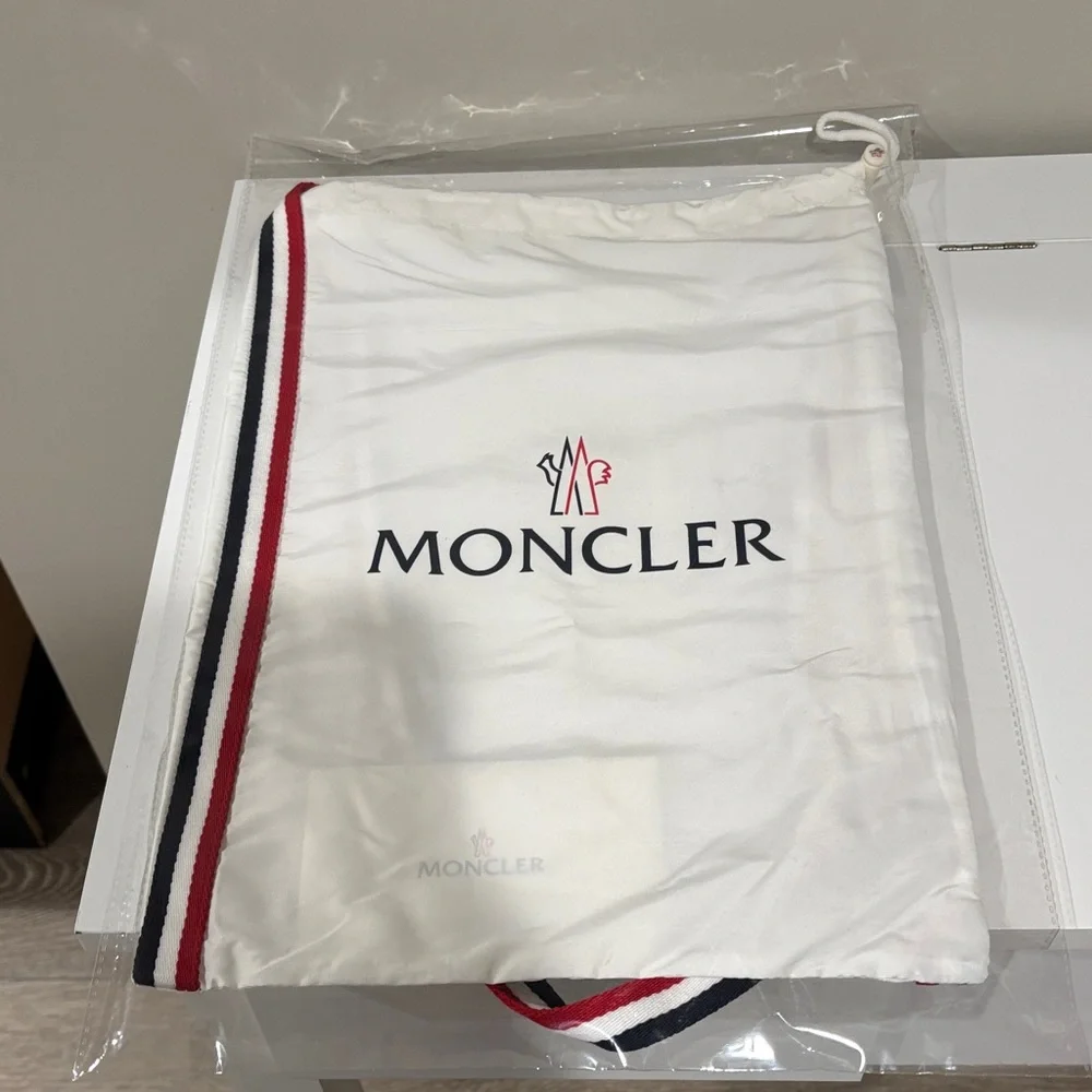Moncler White Drawstring Bag with Red & Blue Strap - Authentic - Picture 11 of 12